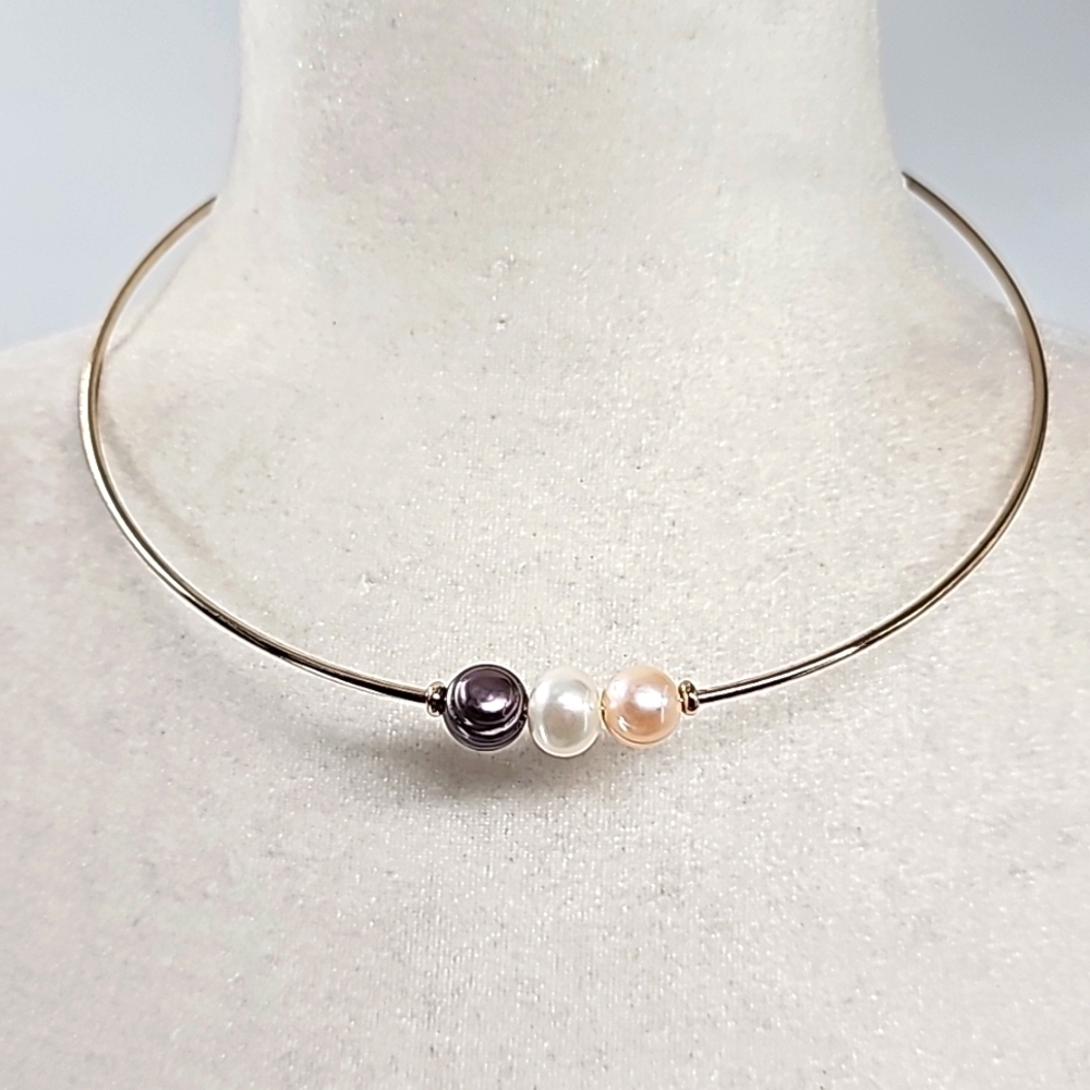 WHBM Gold Toned Choker Necklace‎ w 3 Pearl Accent